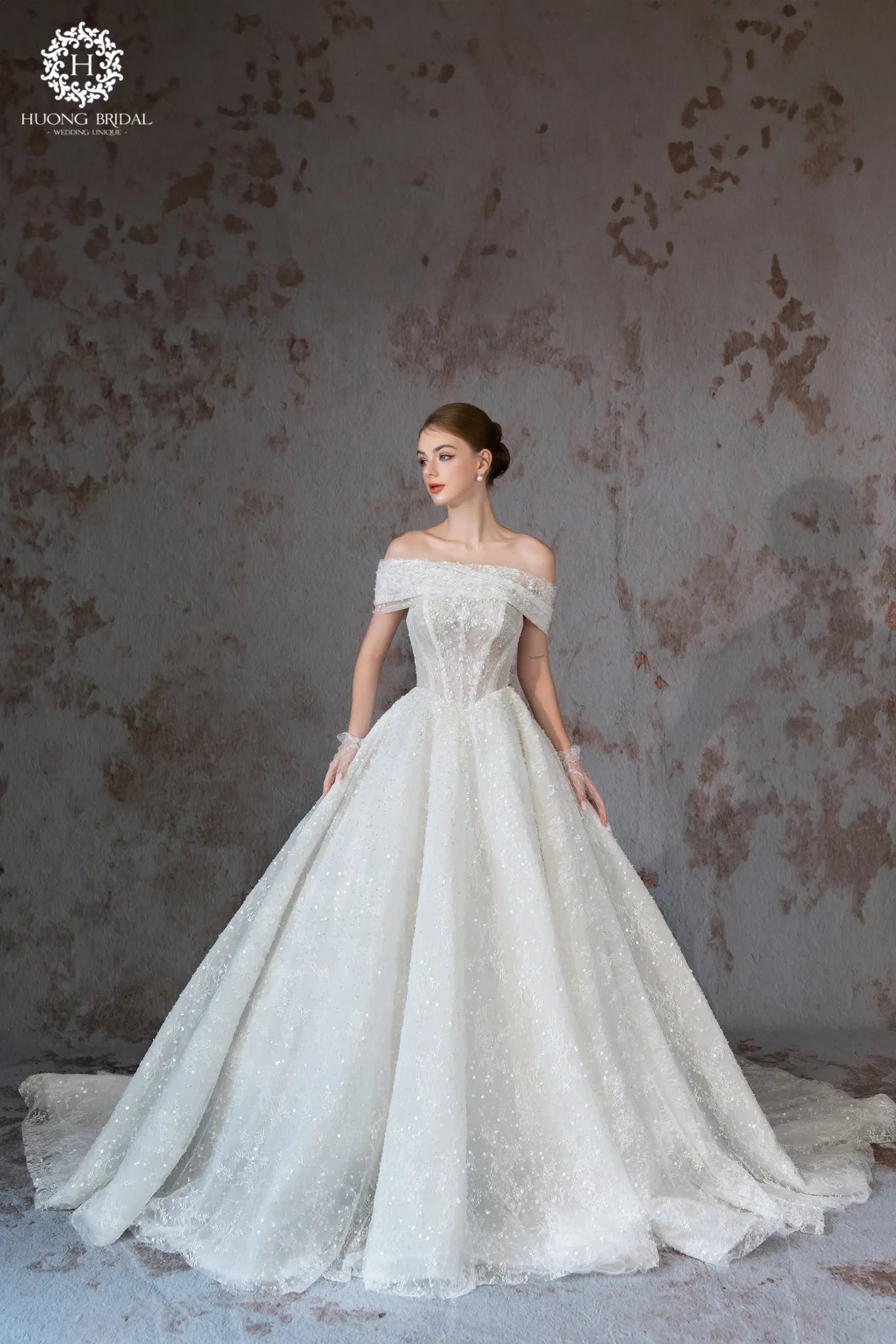 L01: Romantic Off-Shoulder Wedding Dress with Sheer Corset & Full Skirt