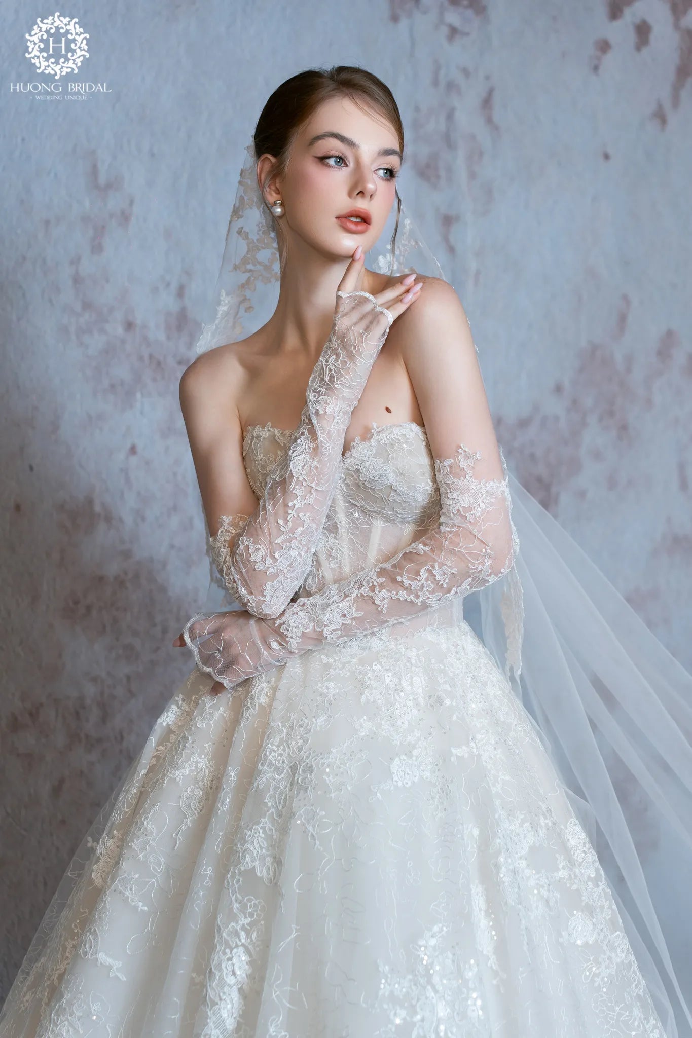 L02: Lace Corset Ball Gown Wedding Dress with Detachable Long Sleeves