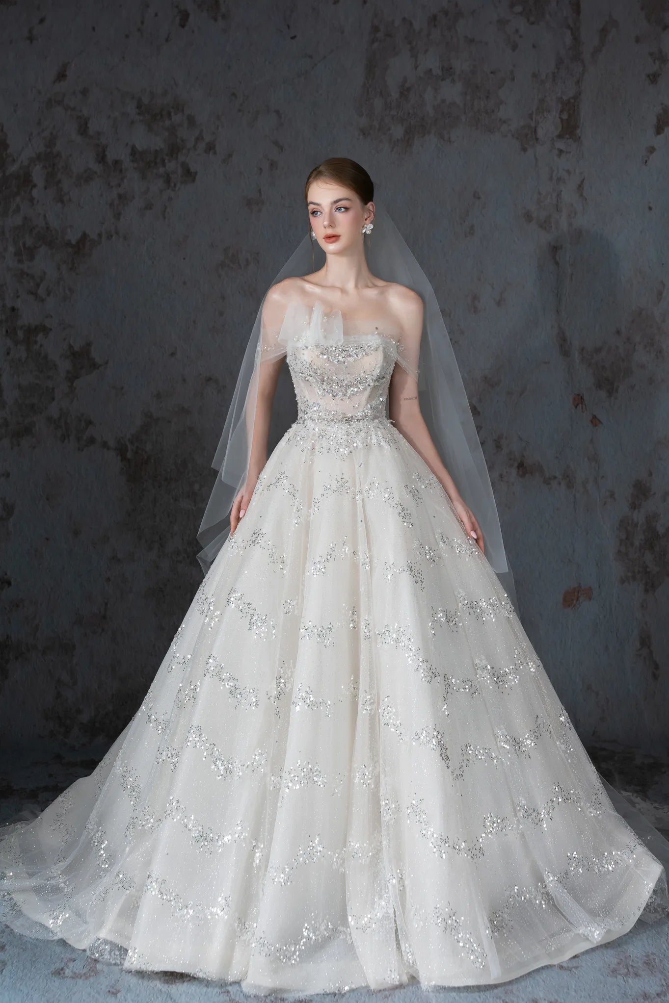 L07: Starlit Symphony: A Radiant Masterpiece for the Modern Icon