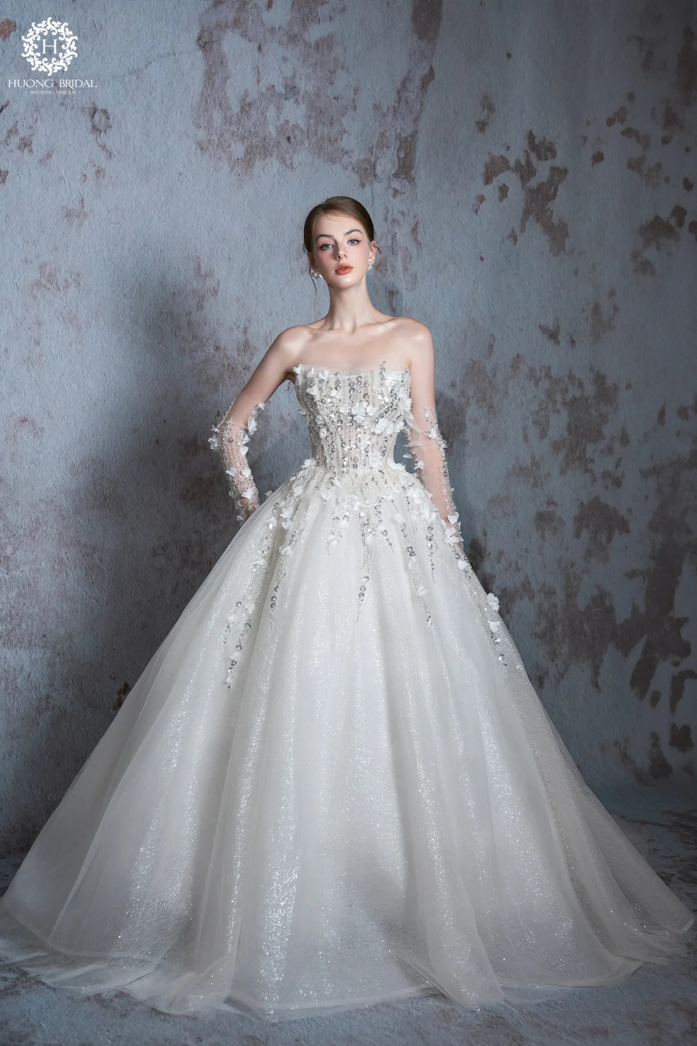 L06: Glittering Grandeur: The Star-Dust Ballgown of Your Dreams