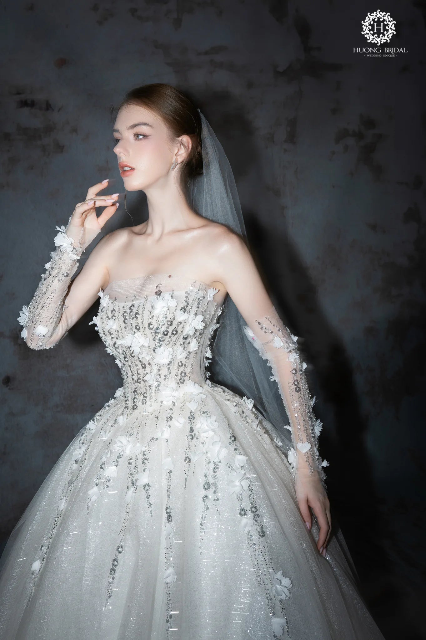L06: Glittering Grandeur: The Star-Dust Ballgown of Your Dreams