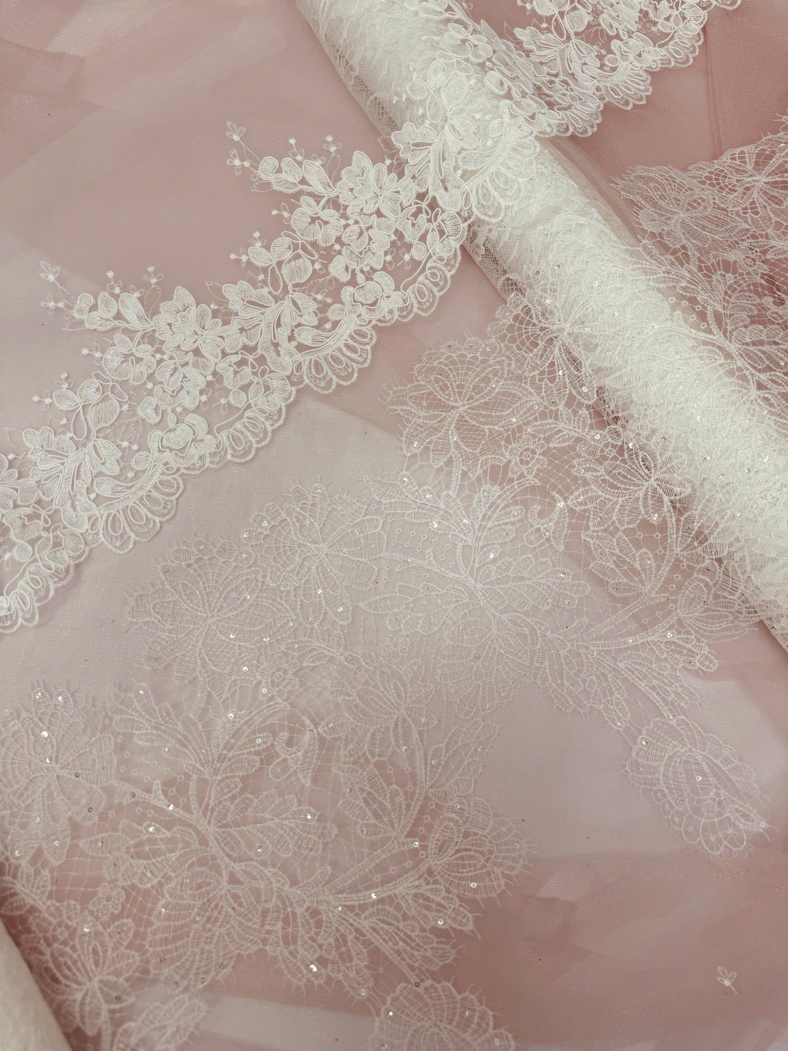 V1: Floral Lace Edge Bridal Veil