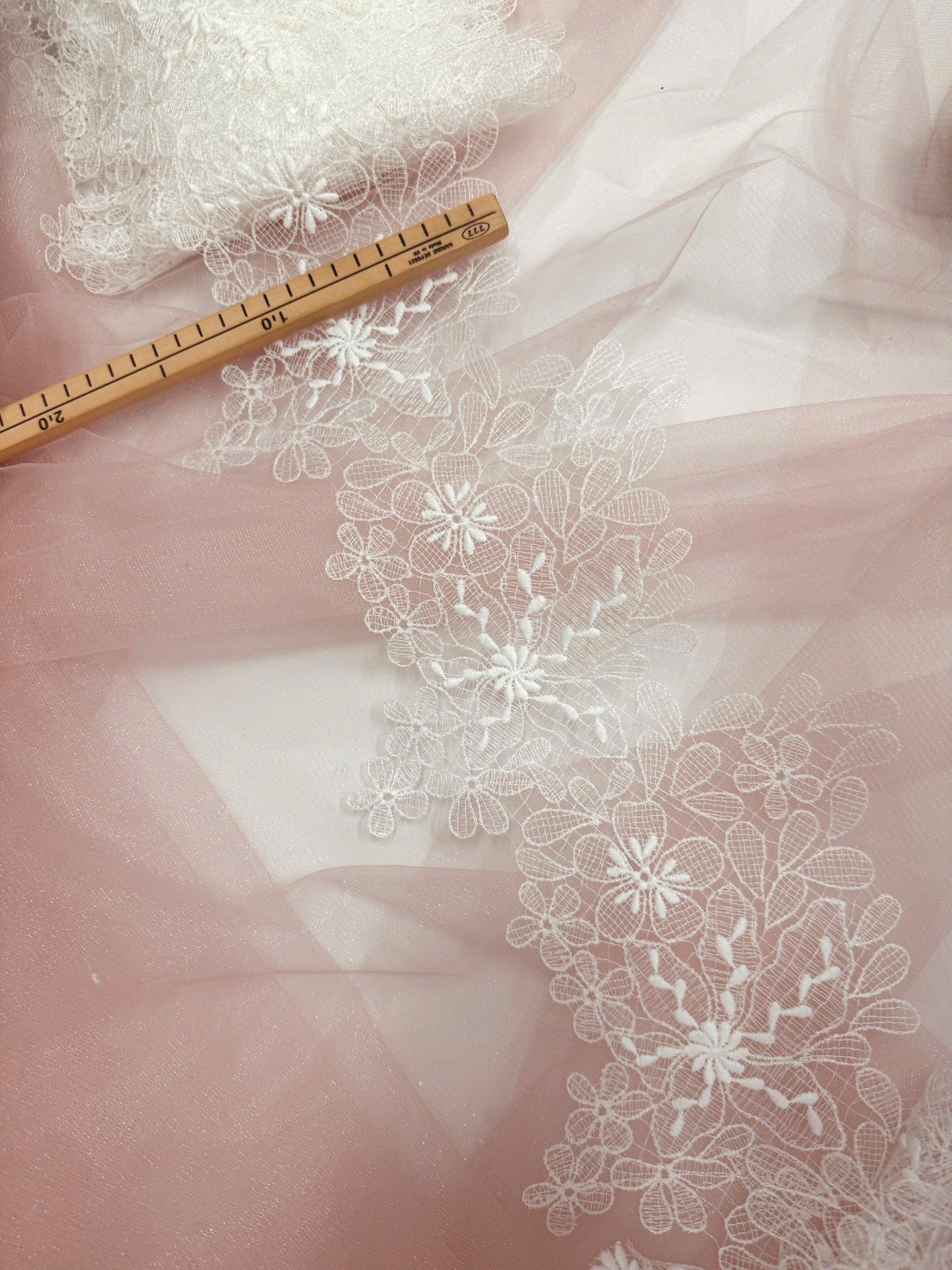 V1: Floral Lace Edge Bridal Veil