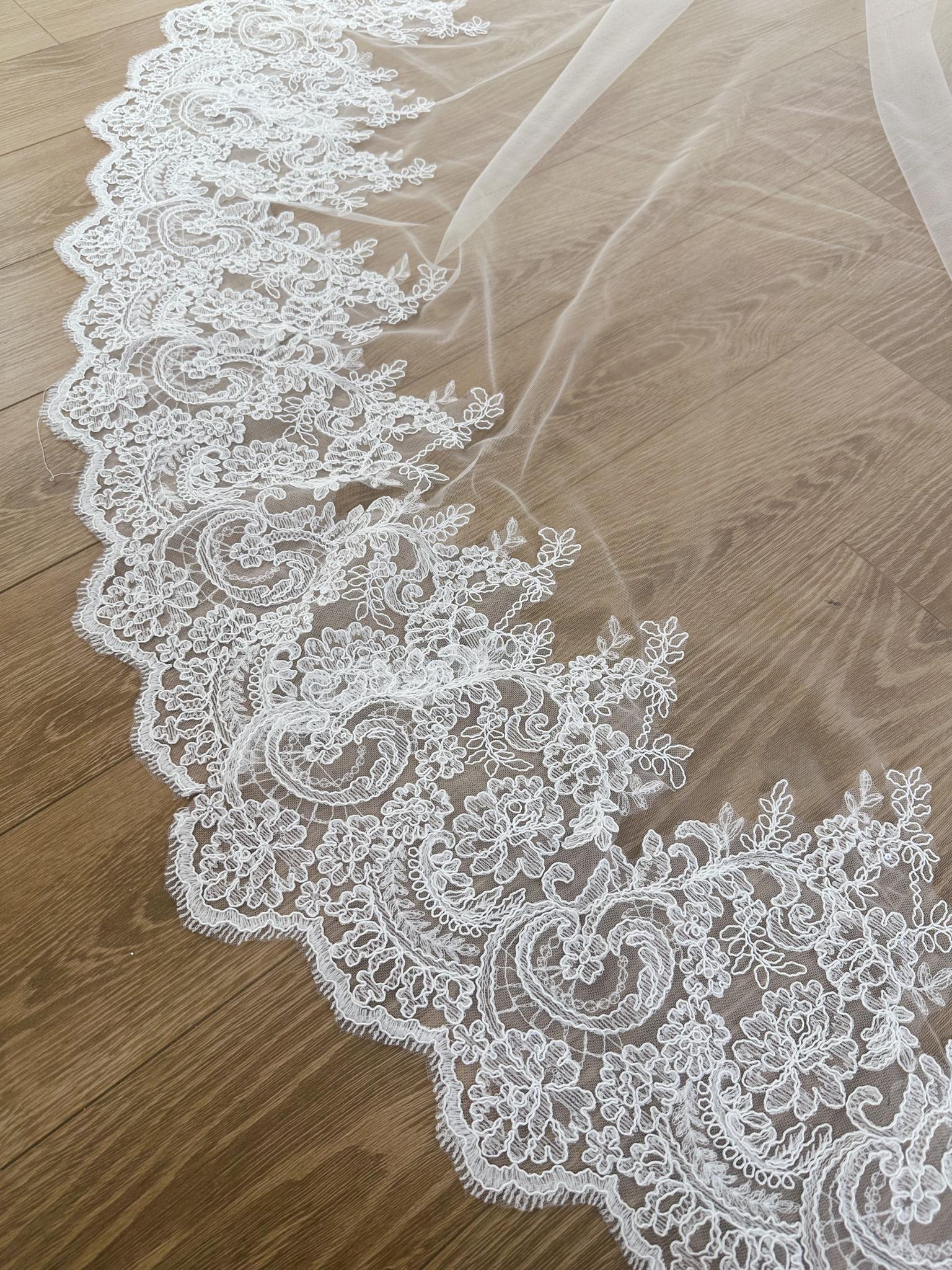 Royal Cathedral Mantilla Wedding Veil, Scalloped Lace Border