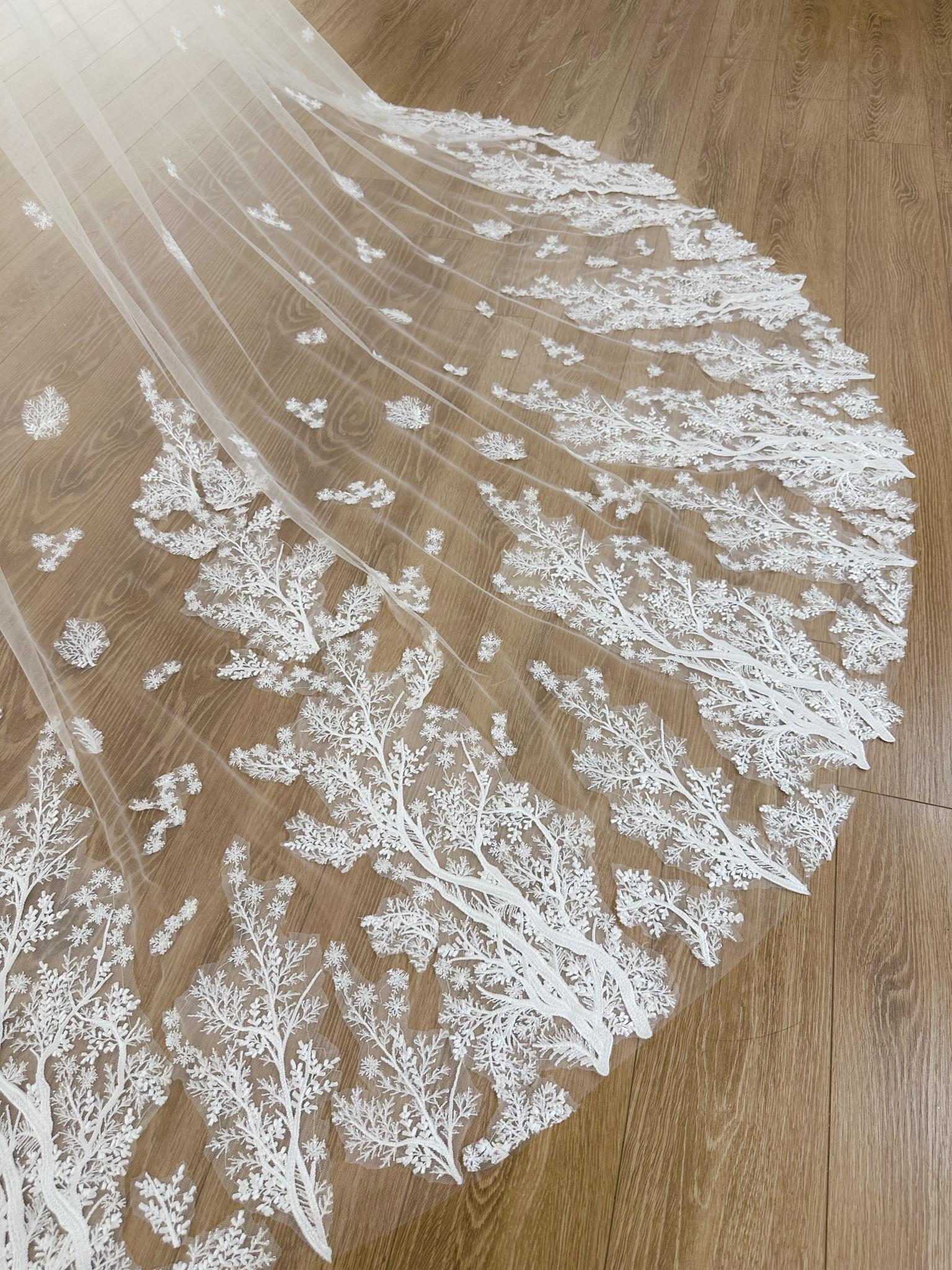 Royal Cathedral Floral Vine Lace Bridal Veil