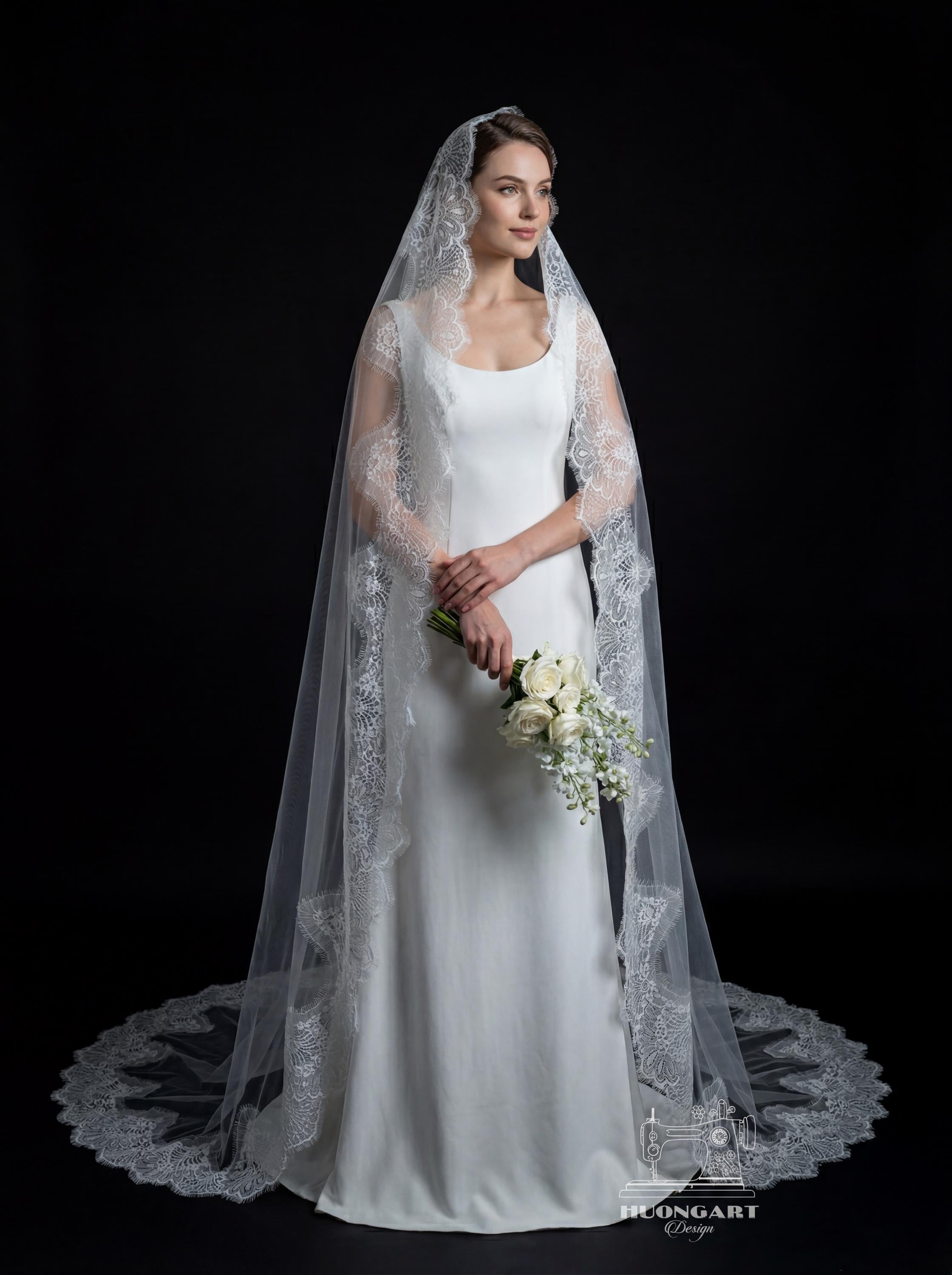 Scalloped Chantilly Lace Wedding Veil | Cathedral Mantilla