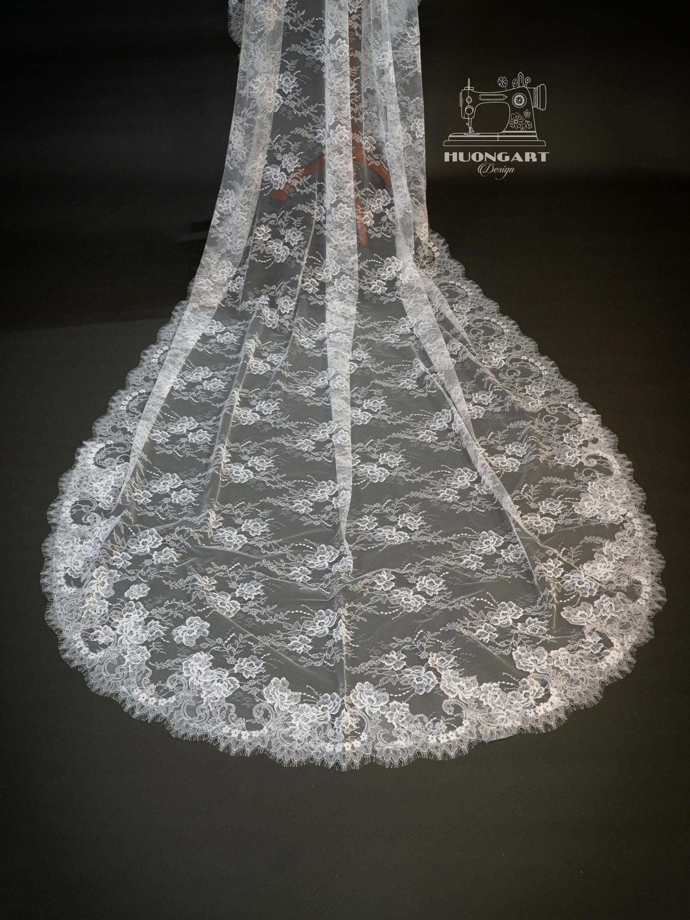 Vintage Eyelash Lace Bridal Veil | Full Floral Lace Mantilla