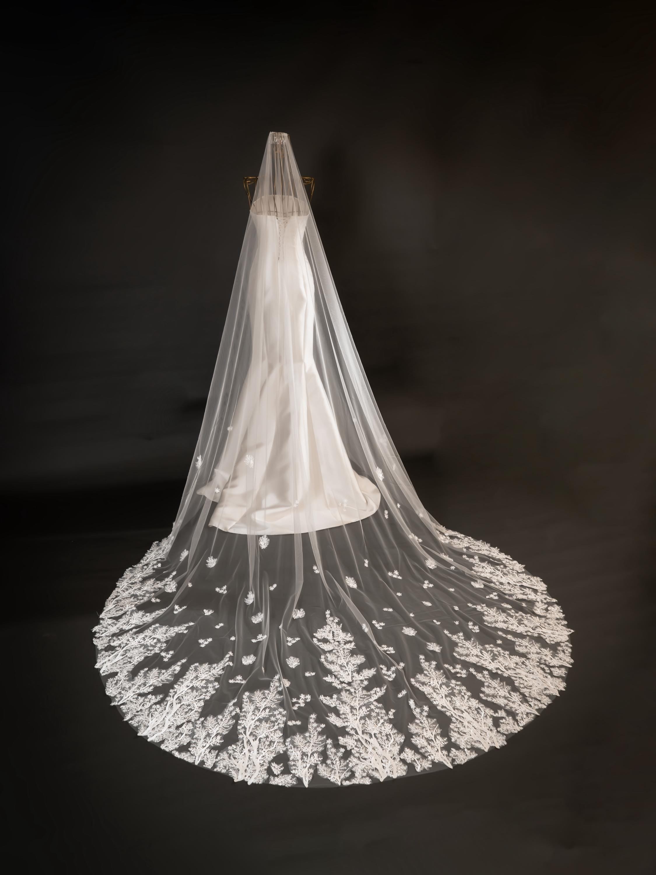 Botanical Branch Lace Bridal Veil | Woodland Cathedral Drop