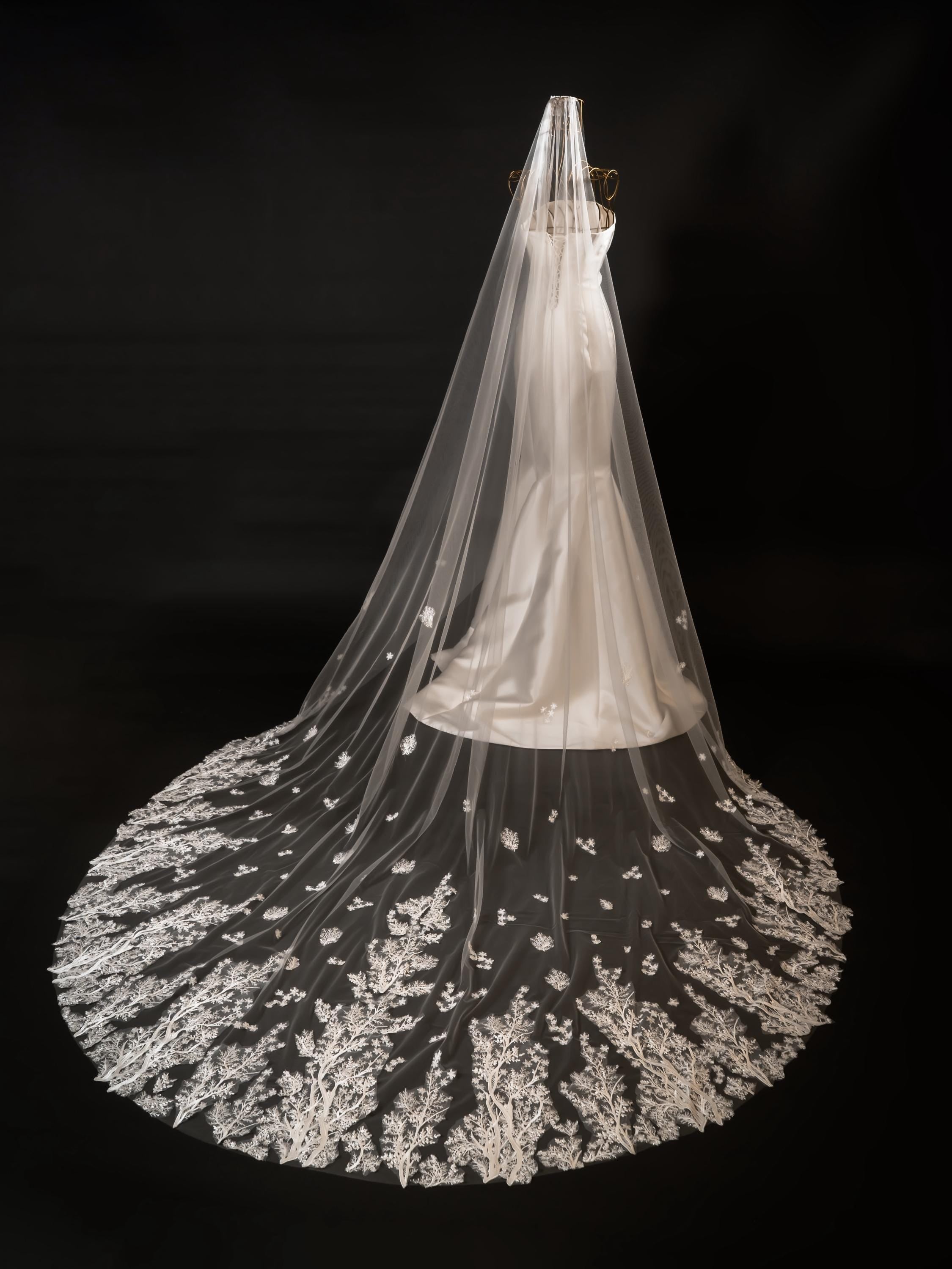 Botanical Branch Lace Bridal Veil | Woodland Cathedral Drop