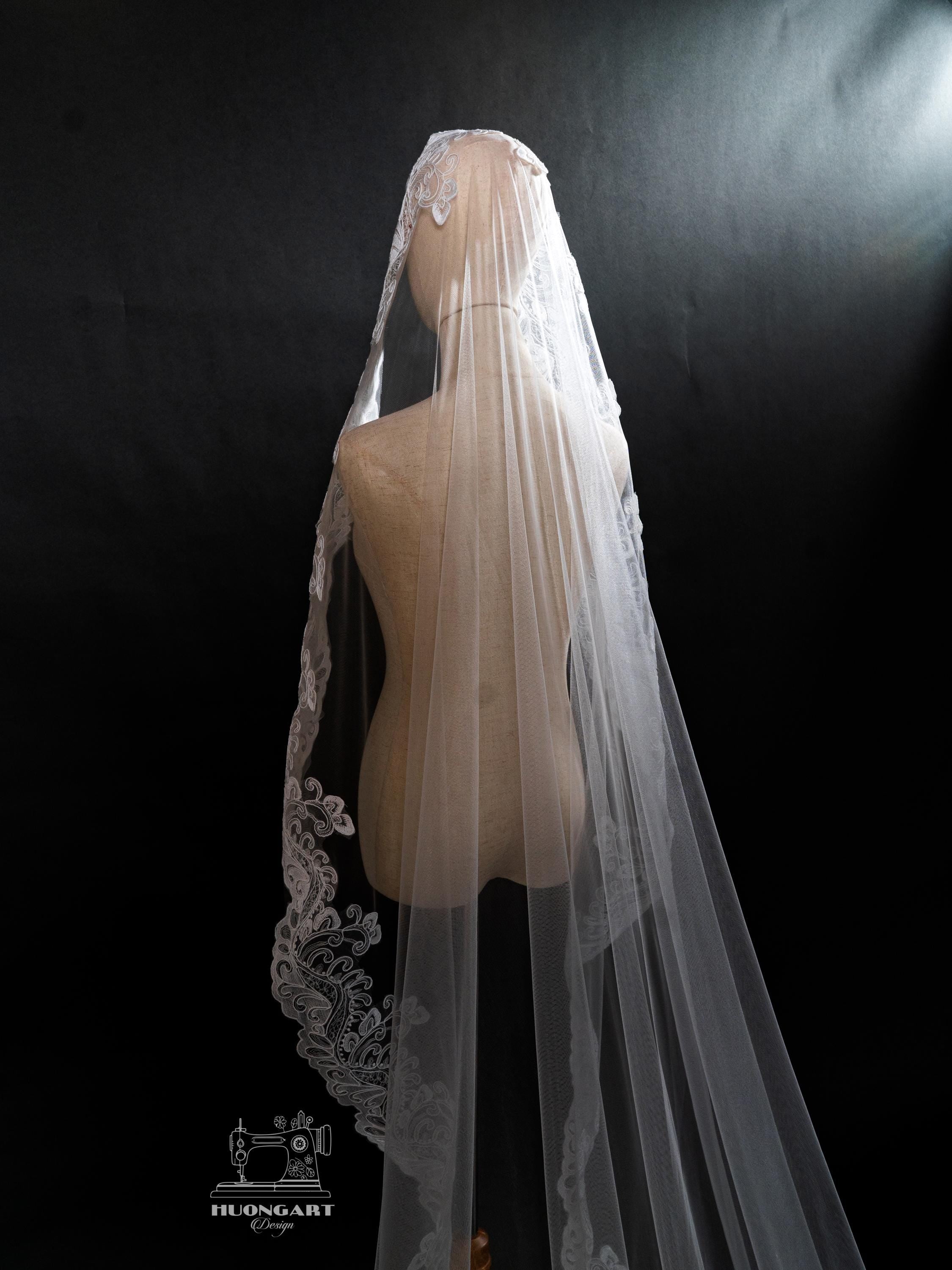 Baroque Lace Mantilla Wedding Veil – Wide Scalloped Cathedral