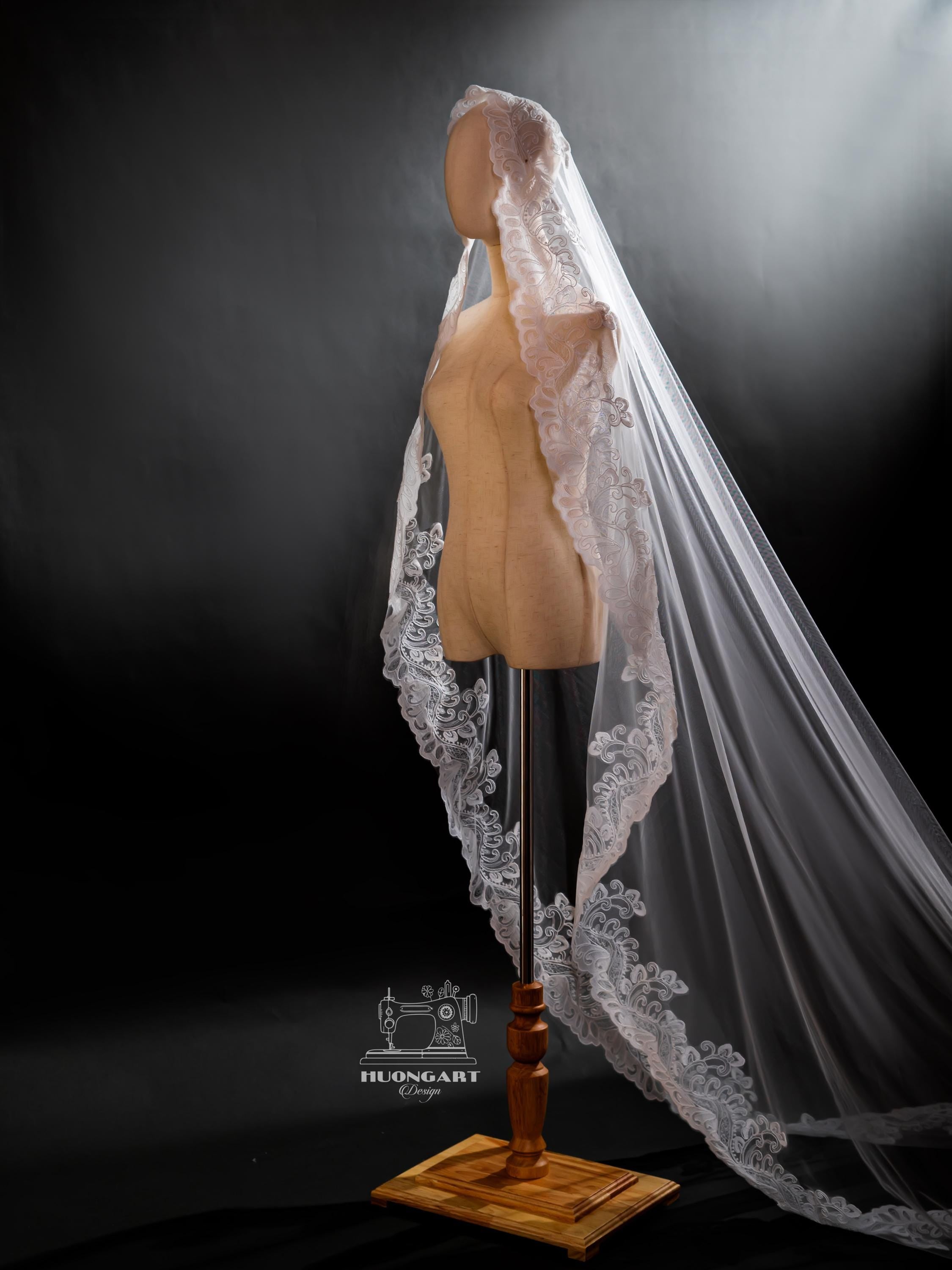 Baroque Lace Mantilla Wedding Veil – Wide Scalloped Cathedral