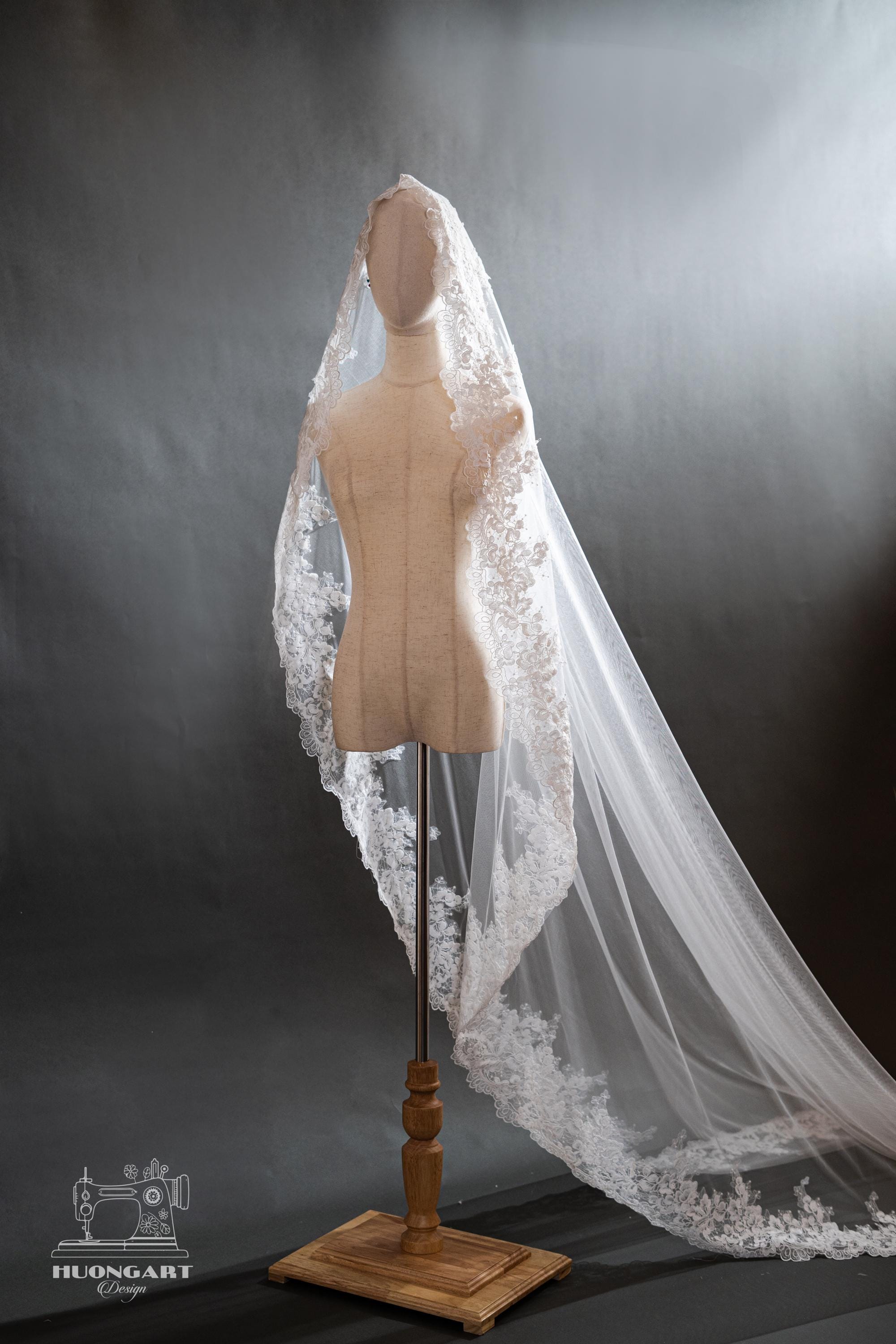 Scalloped Floral Lace Mantilla Bridal Veil | Cathedral Length