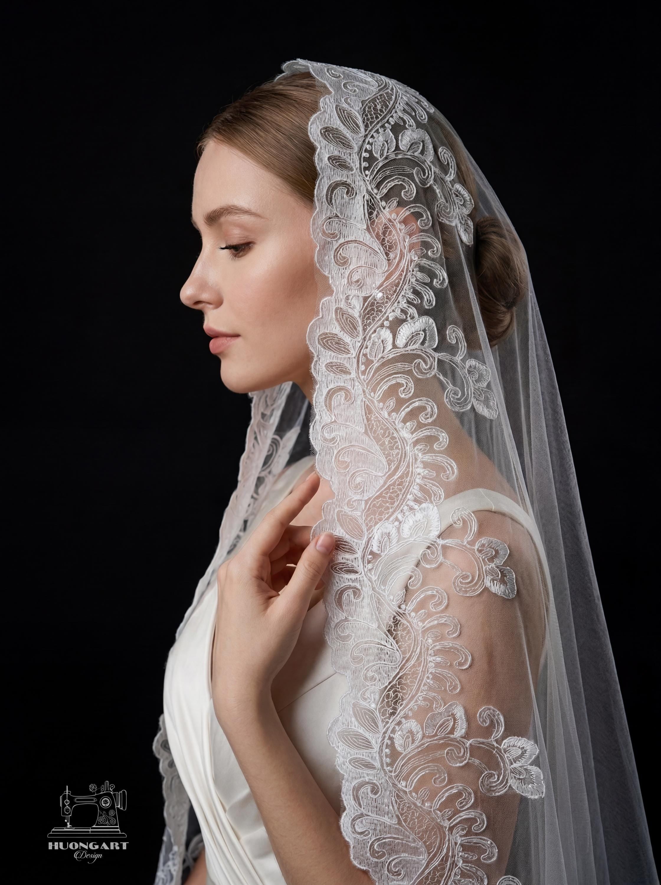 Baroque Lace Mantilla Wedding Veil – Wide Scalloped Cathedral