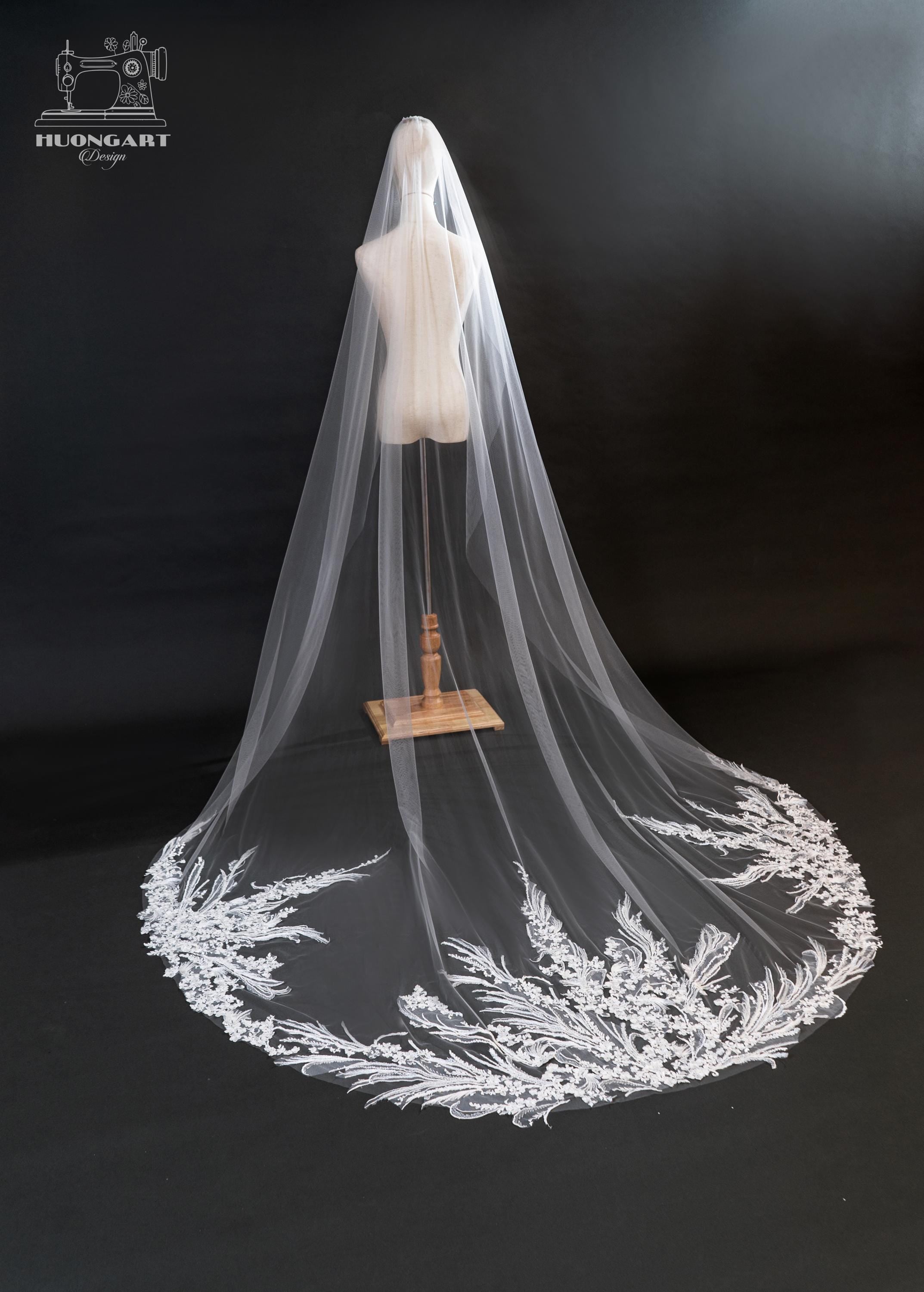 Majestic Fern Embroidered Cathedral Veil – Botanical Leaf Lace