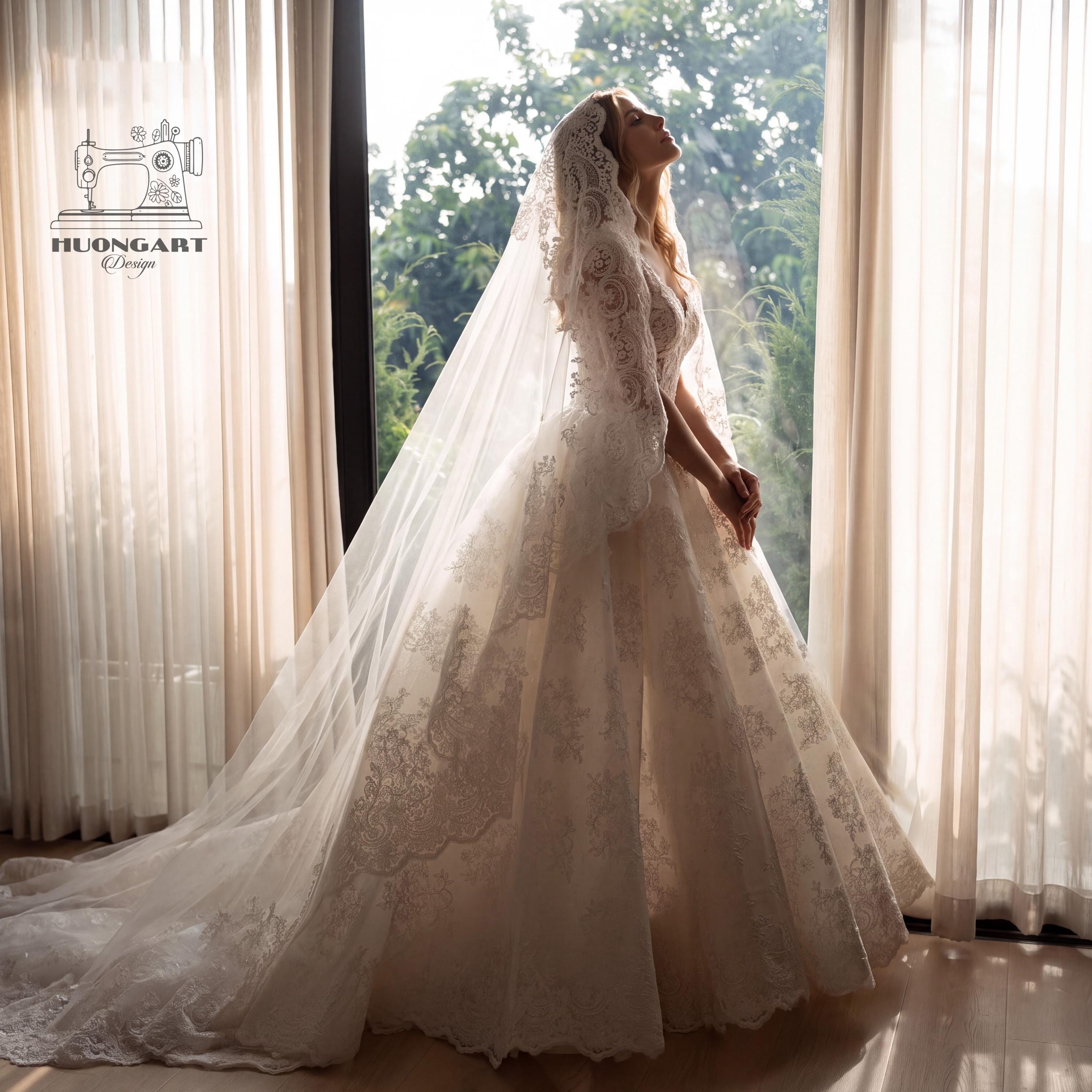 Royal Cathedral Mantilla Wedding Veil, Scalloped Lace Border