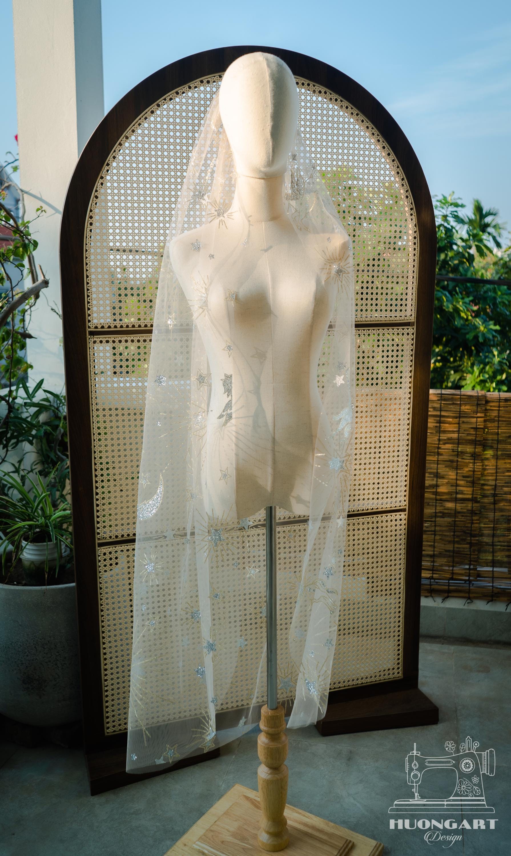Pegasus Constellation Sequin Bridal Veil | Champagne Fingertip Cut