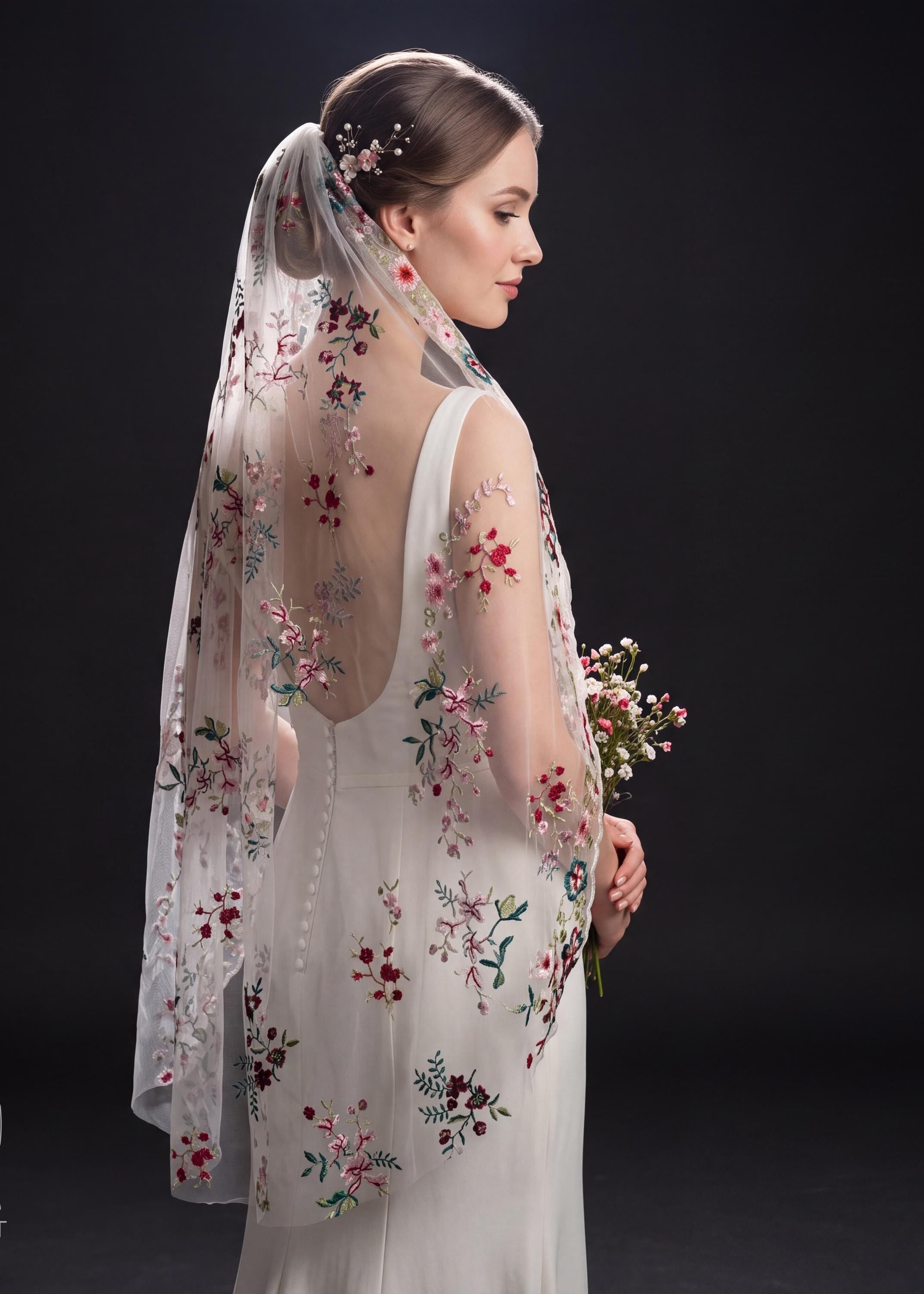 Scalloped Lace Mantilla Bridal Veil | Burgundy Botanical Fingertip