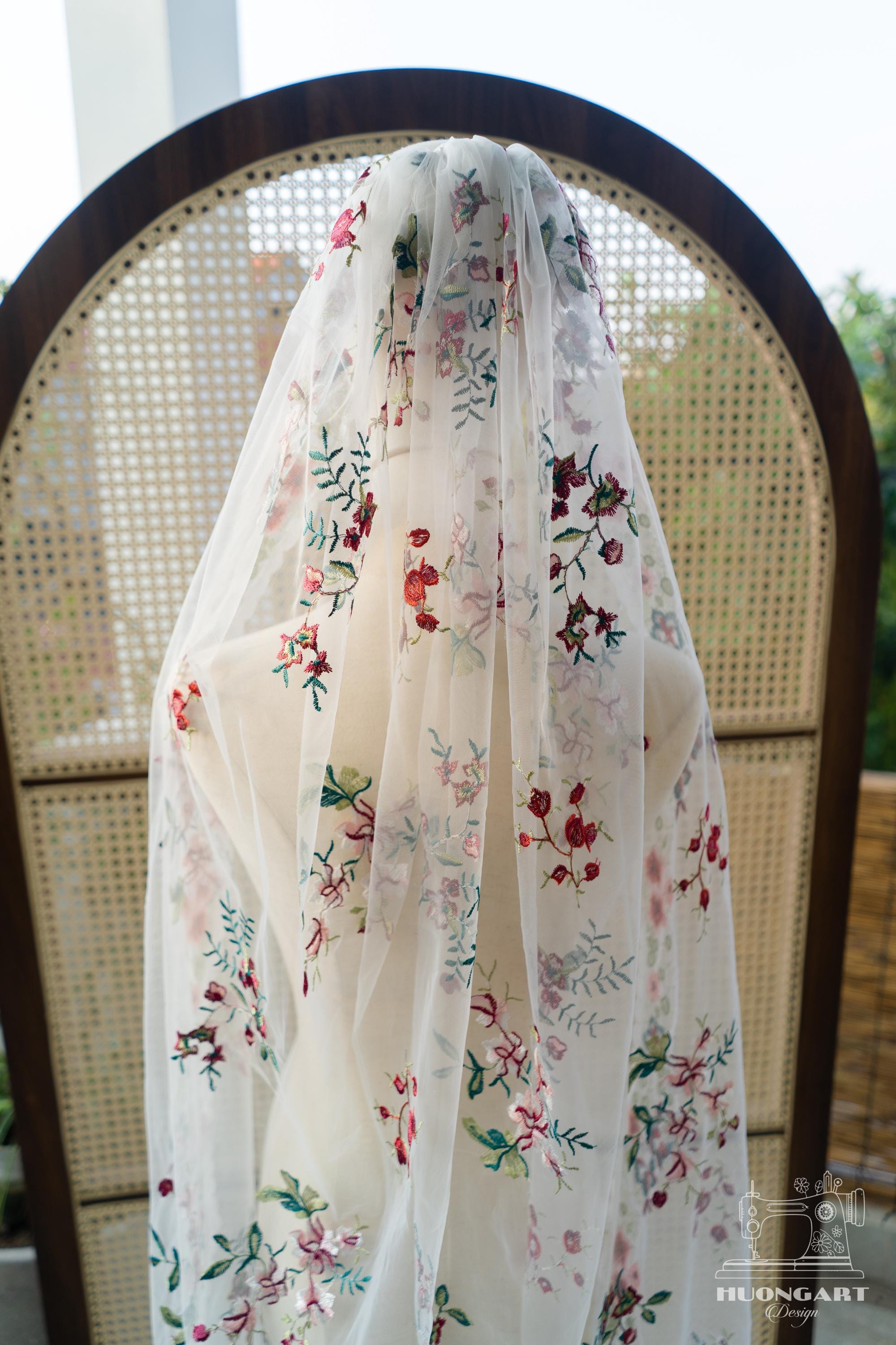 Scalloped Lace Mantilla Bridal Veil | Burgundy Botanical Fingertip