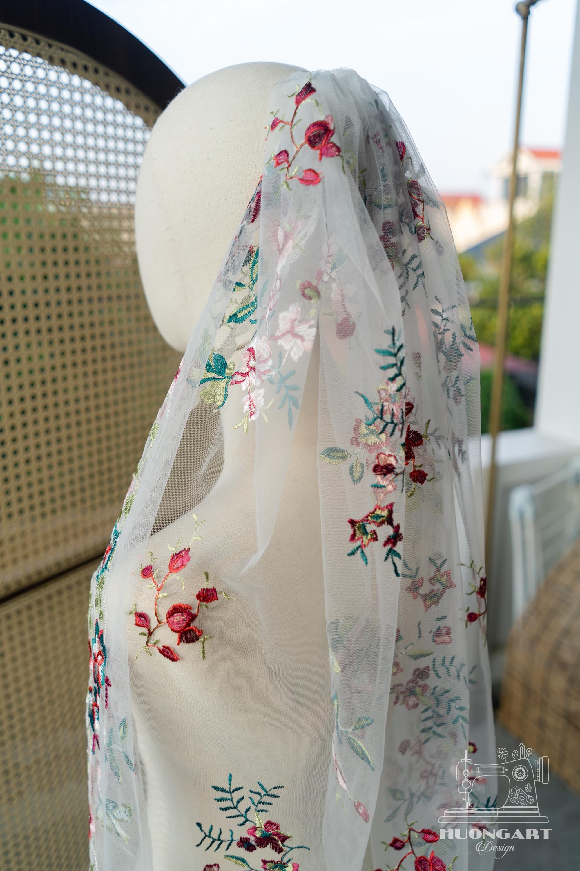 Scalloped Lace Mantilla Bridal Veil | Burgundy Botanical Fingertip