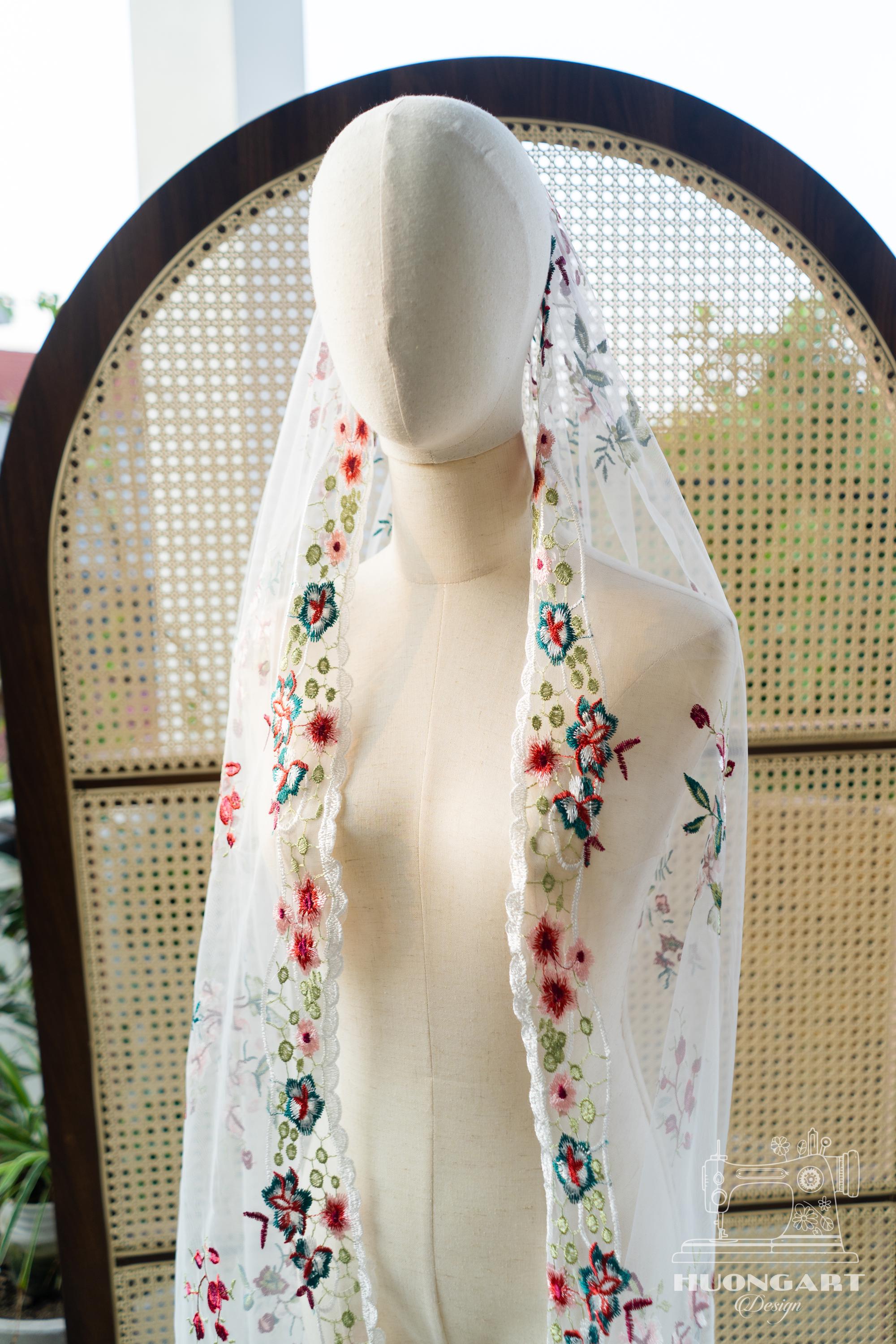 Scalloped Lace Mantilla Bridal Veil | Burgundy Botanical Fingertip